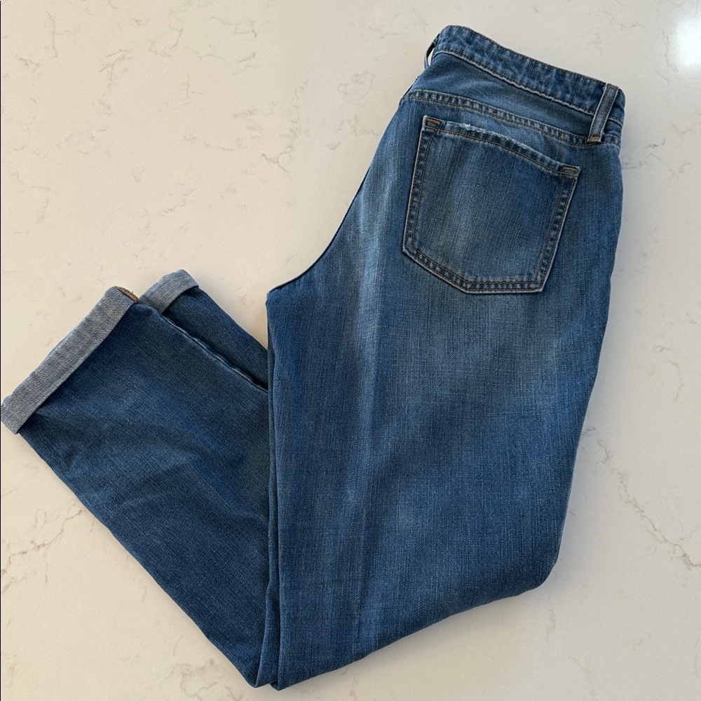 GAP Women's Distressed sexy Boyfriend fit Jeans